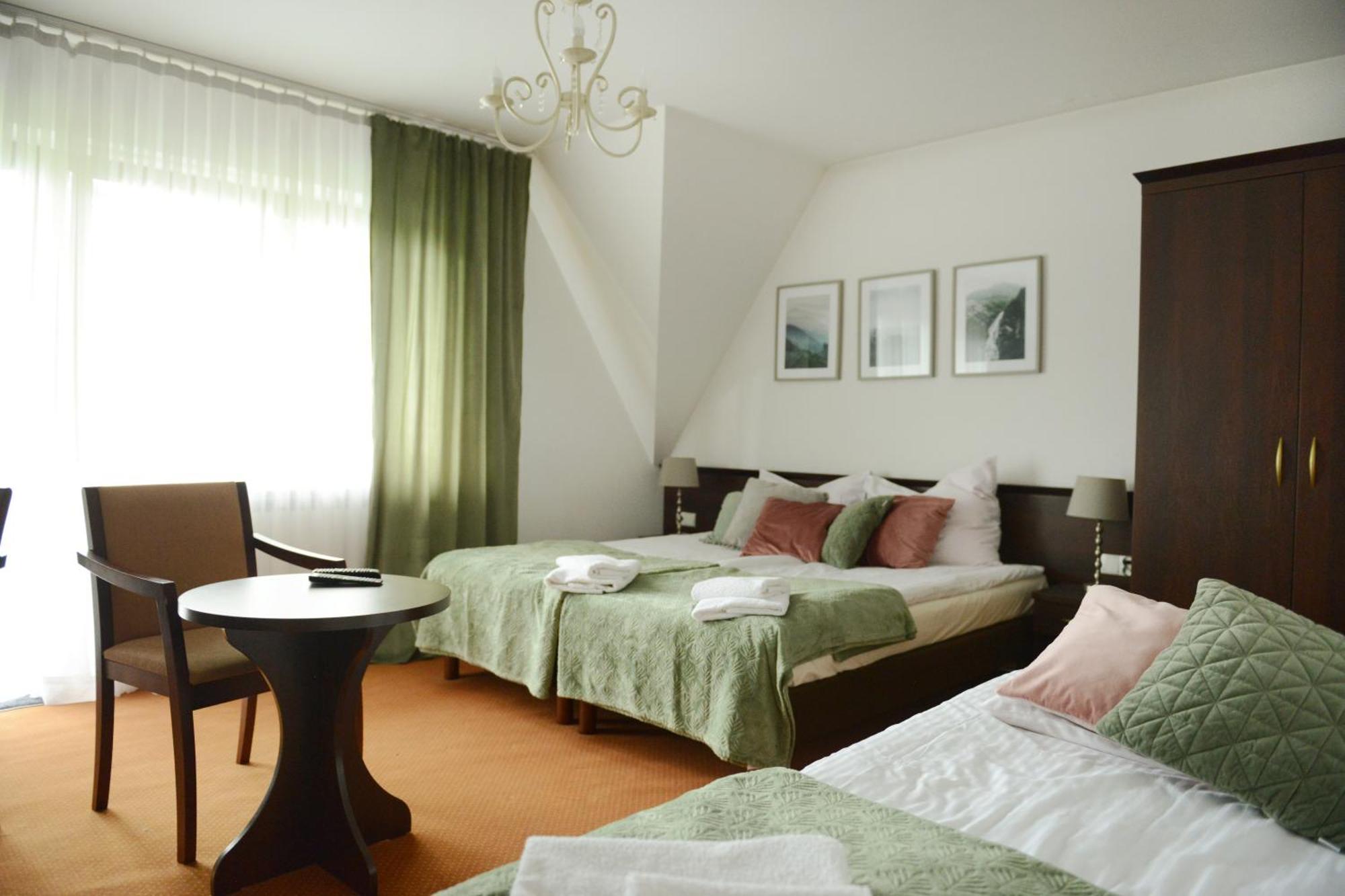 Dw Paryzanka Hotel Poronin Exterior photo